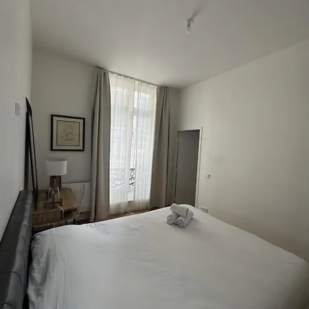 Celine 36 Au Coeur Du 16 Ieme * Paris